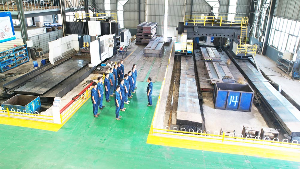 Jinbolida manufacturing workshop staff